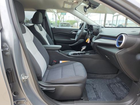 Certified 2024 Chevrolet Trax LS image 27