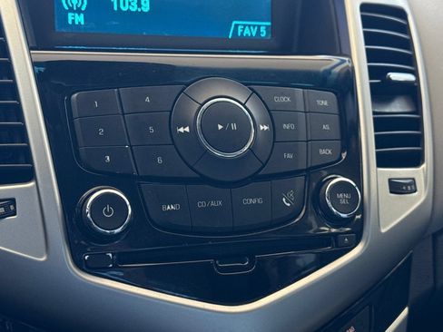 Used 2016 Chevrolet Cruze LS FWD image 18