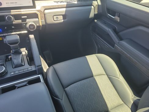 Used 2024 Toyota Tacoma Limited w/ Limited Package (LT) AWD/4WD image 17