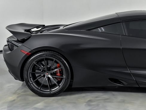 Used 2018 McLaren 720S image 14