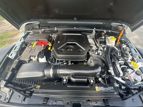 Used 2025 Jeep Wrangler Unlimited Rubicon 4xe w/ Convenience Group image 18