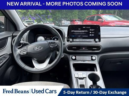 Used 2023 Hyundai Kona SEL FWD image 9