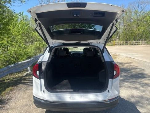 Used 2023 GMC Terrain AT4 AWD/4WD image 22