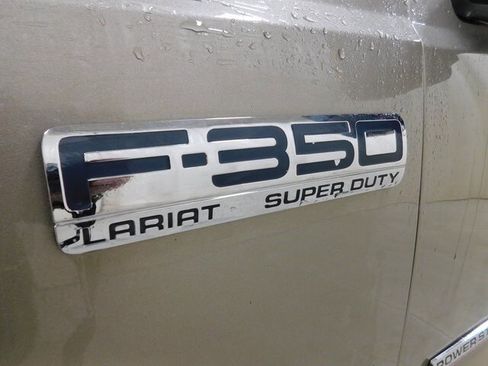 Used 2005 Ford F350 Lariat image 12