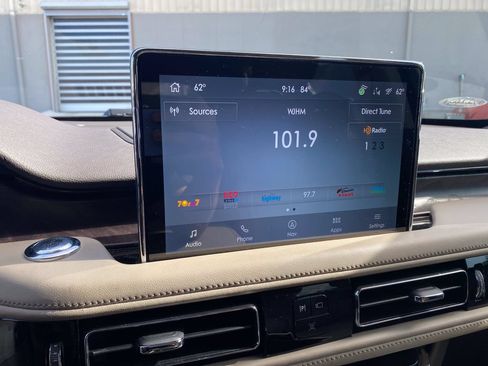 Used 2022 Lincoln Aviator Reserve w/ Equipment Group 201A AWD/4WD image 7