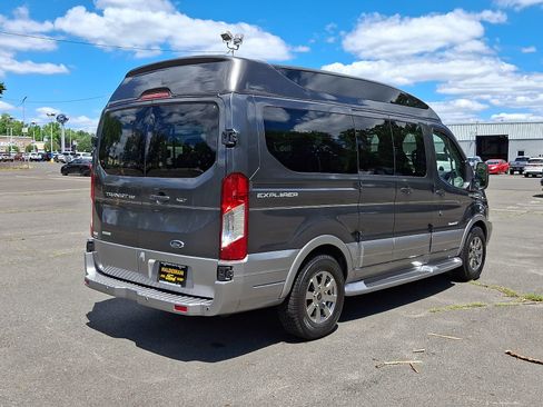 Used 2017 Ford Transit 150 XLT RWD image 7