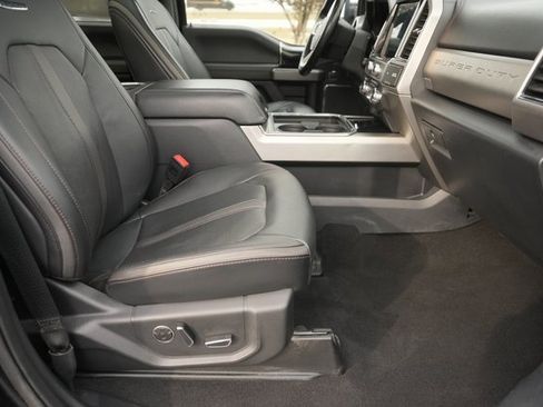 Used 2022 Ford F450 Platinum image 19