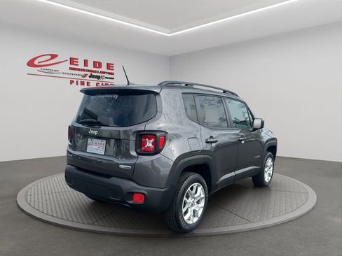 Used 2017 Jeep Renegade Latitude AWD/4WD image 6