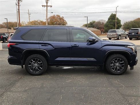 Used 2023 Toyota Sequoia Platinum image 5