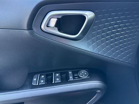 Used 2022 Kia Soul GT-Line FWD image 21