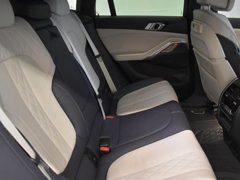 Used 2022 BMW X6 xDrive40i w/ M Sport Package image 19