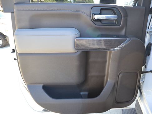 Used 2021 Chevrolet Silverado 2500 LTZ w/ LTZ Convenience Package image 30