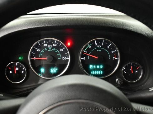 Used 2012 Jeep Wrangler Unlimited Sahara image 28