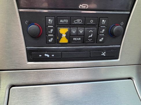 Used 2013 Cadillac Escalade Platinum image 23