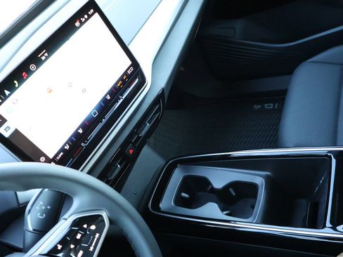 New 2026 Volkswagen ID.4 Pro S image 21