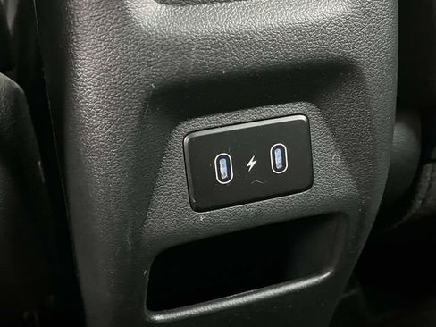 Used 2025 Hyundai Venue SEL FWD image 22