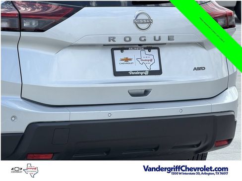 Used 2025 Nissan Rogue SV AWD/4WD image 6