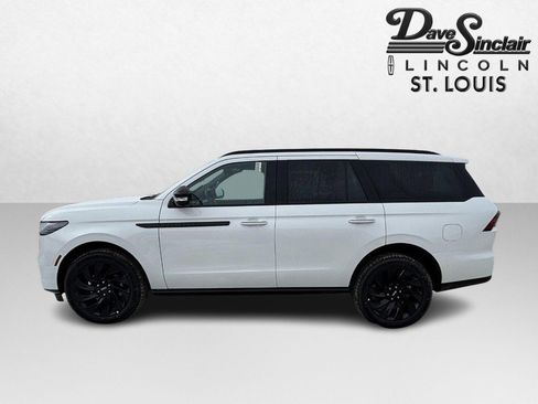 New 2026 Lincoln Navigator Reserve w/ Jet Appearance Package image 8