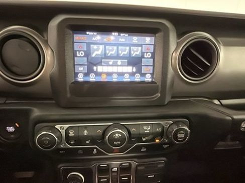 Used 2023 Jeep Wrangler Unlimited w/ Cold Weather Group AWD/4WD image 22