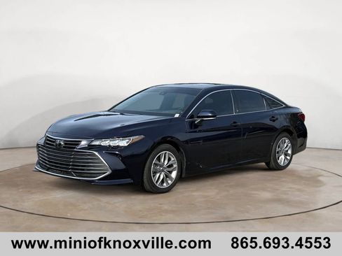 Used 2022 Toyota Avalon XLE image 7