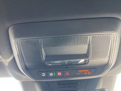 New 2025 Chevrolet Equinox EV RS w/ Convenience Package II FWD image 10