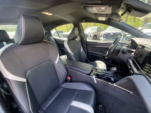 Used 2025 Toyota Camry SE FWD image 24