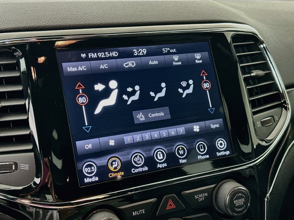 Certified 2019 Jeep Grand Cherokee Limited AWD/4WD image 23