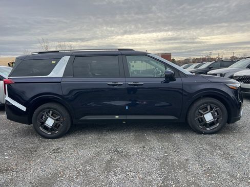 New 2026 Kia Carnival EX image 4