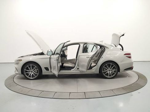 Used 2024 Genesis G70 2.5T AWD/4WD image 13