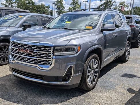 Used 2021 GMC Acadia Denali w/ Denali Technology Package FWD image 3