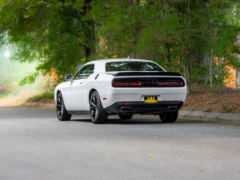 Used 2017 Dodge Challenger SXT Plus RWD image 40