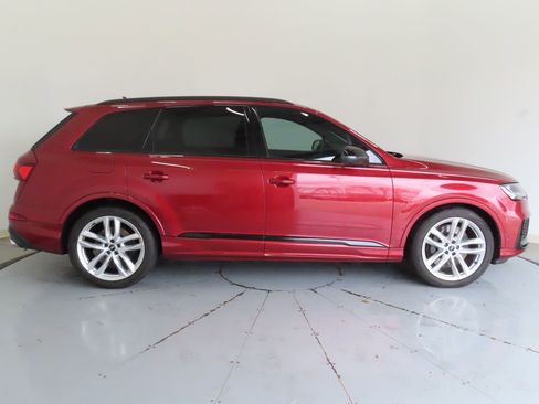 Used 2020 Audi SQ7 Premium Plus w/ SQ7 Black Optic Package image 2