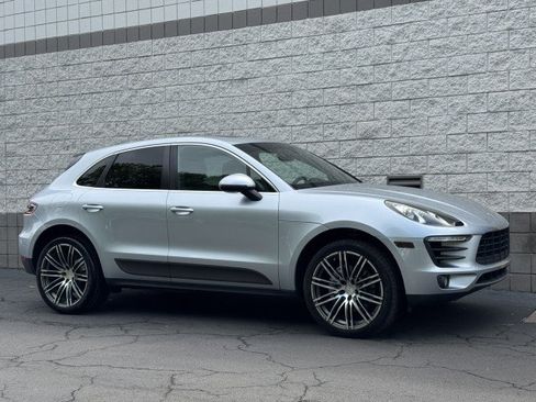 Used 2015 Porsche Macan S AWD/4WD image 35
