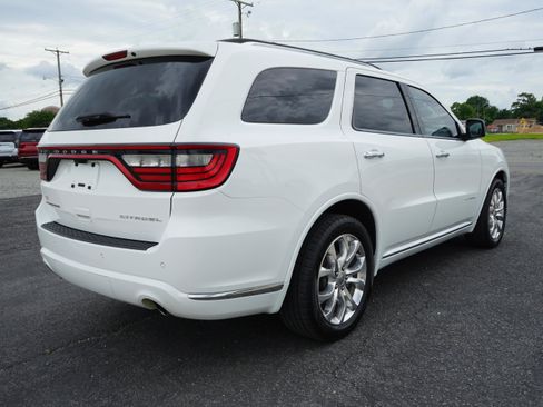 Used 2017 Dodge Durango Citadel w/ Premium Entertainment Group RWD image 5