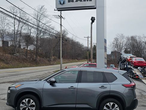 Used 2023 Nissan Rogue SV image 38