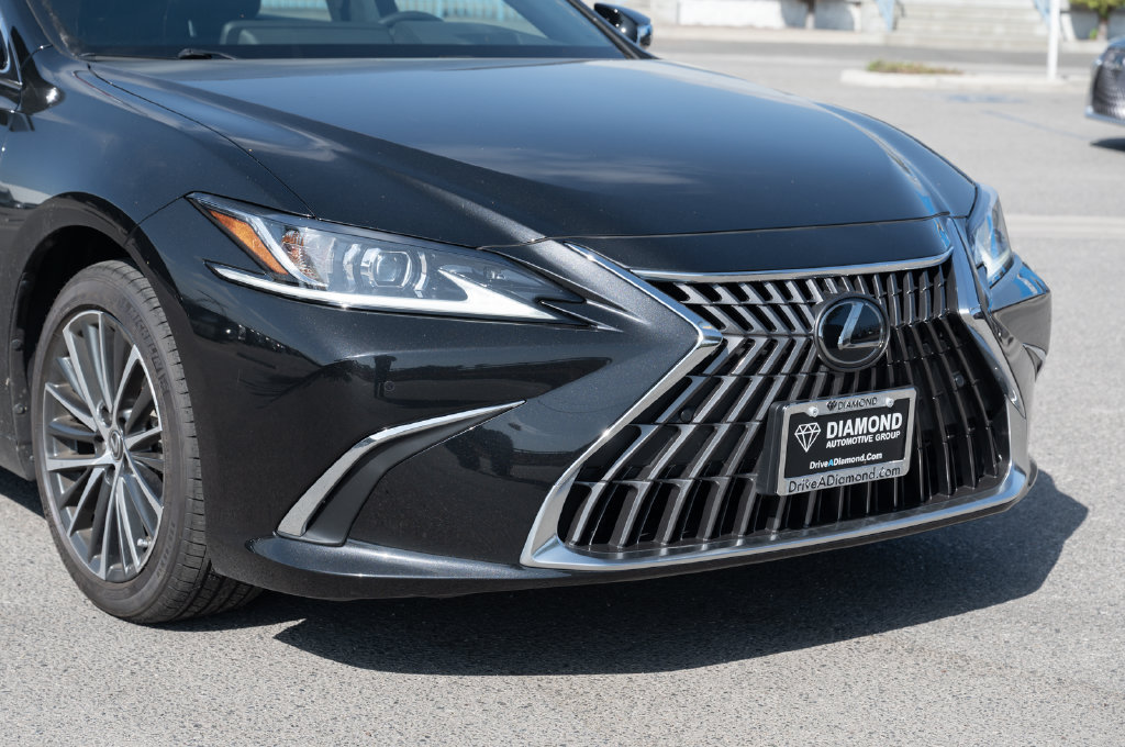 Used 2025 Lexus ES 350 w/ Premium Package FWD image 9