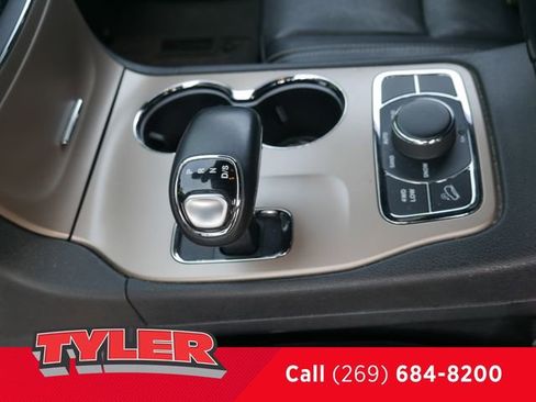 Used 2015 Jeep Grand Cherokee Limited w/ Luxury Group II AWD/4WD image 37