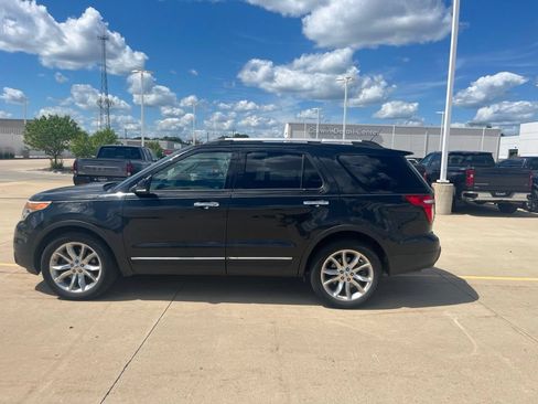 Used 2015 Ford Explorer XLT w/ Equipment Group 202B AWD/4WD image 7
