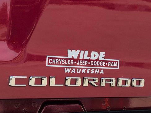 Used 2025 Chevrolet Colorado Z71 w/ Technology Package image 12