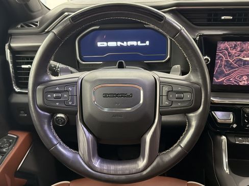 Used 2023 GMC Sierra 1500 Denali Ultimate AWD/4WD image 11
