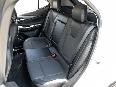 Used 2022 Buick Encore GX Select w/ Sport Touring Package FWD image 39