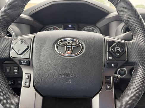 Used 2023 Toyota Tacoma TRD Sport w/ TRD Premium Sport Package AWD/4WD image 19