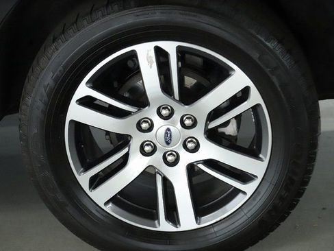 Used 2023 Ford Expedition Limited image 44