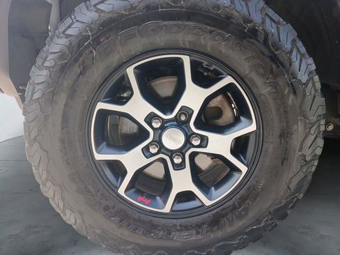 Used 2019 Jeep Wrangler Unlimited Sport S AWD/4WD image 14