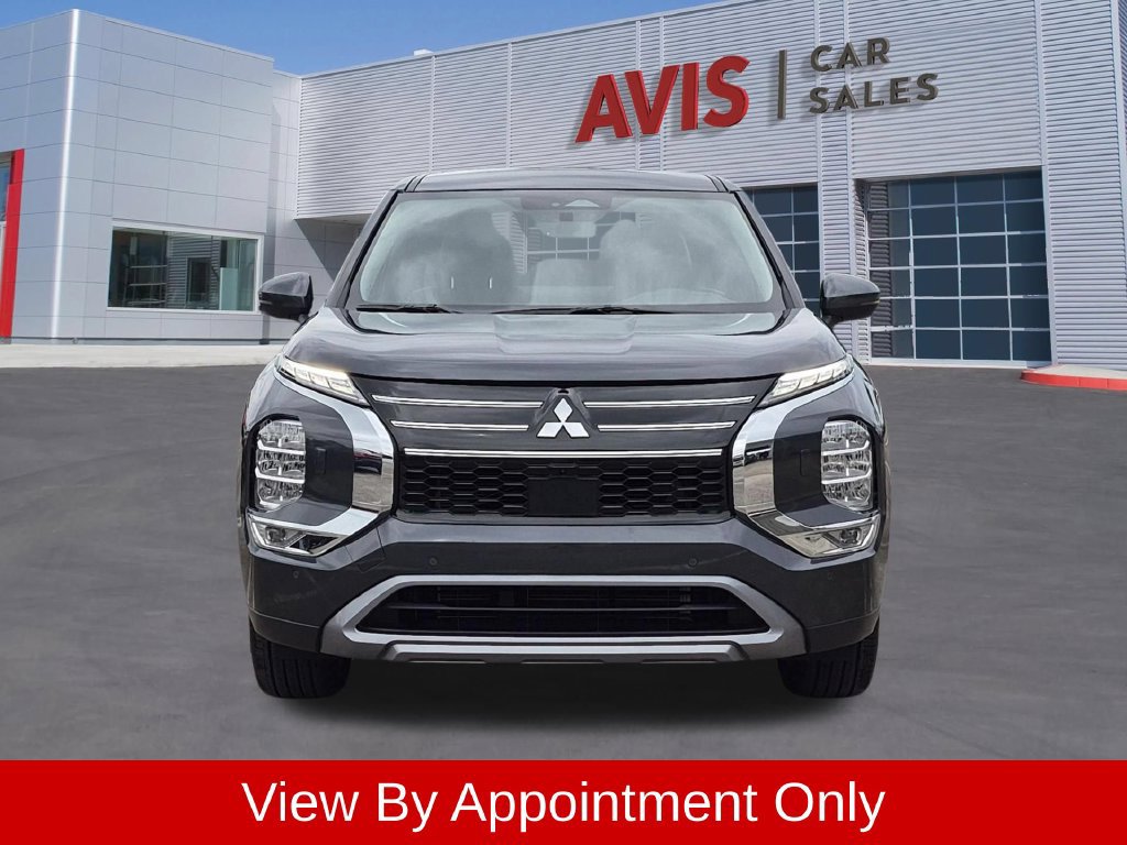 Used 2025 Mitsubishi Outlander SE AWD/4WD image 2