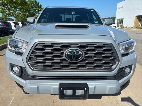 Used 2021 Toyota Tacoma TRD Sport w/ Technology Package AWD/4WD image 5