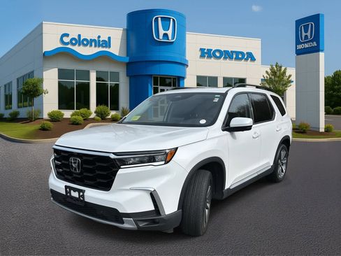Used 2025 Honda Pilot Elite image 1