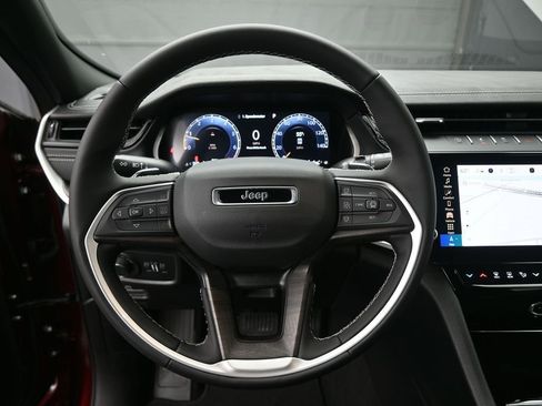 New 2026 Jeep Grand Cherokee Altitude image 32