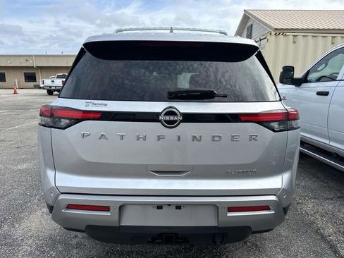 Used 2025 Nissan Pathfinder Platinum FWD image 14