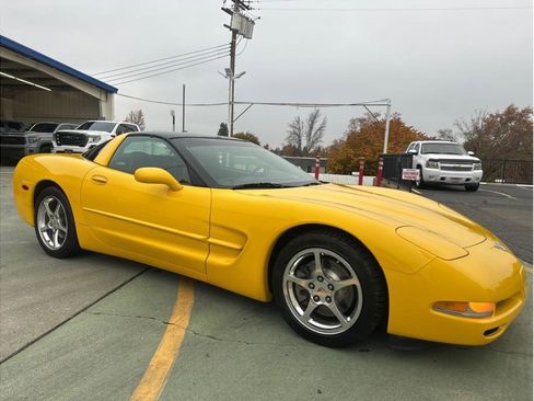 Used 2003 Chevrolet Corvette Coupe 2D w/ Preferred Equipment Group image 6